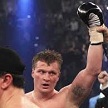 Букмекеры считают фаворитом поединка между Поветкиным и Такамом российского боксера
